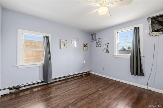 42 Haven Lane, Levittown, NY 11756