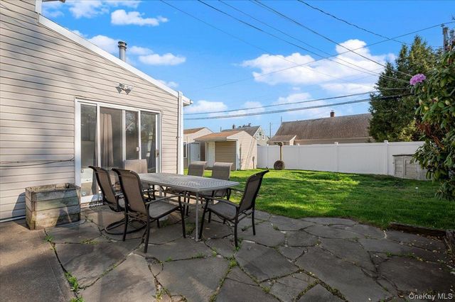 42 Haven Lane, Levittown, NY 11756