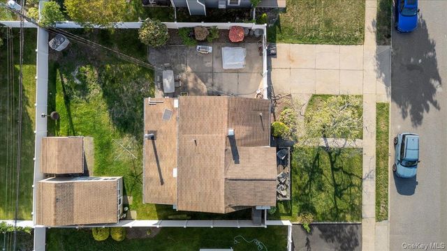 42 Haven Lane, Levittown, NY 11756
