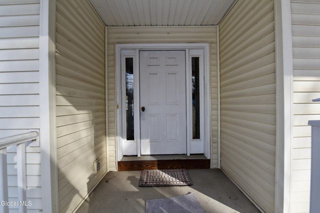 13 Rosemary Drive, North Greenbush, NY 12180