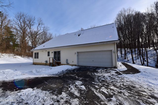 13 Rosemary Drive, North Greenbush, NY 12180