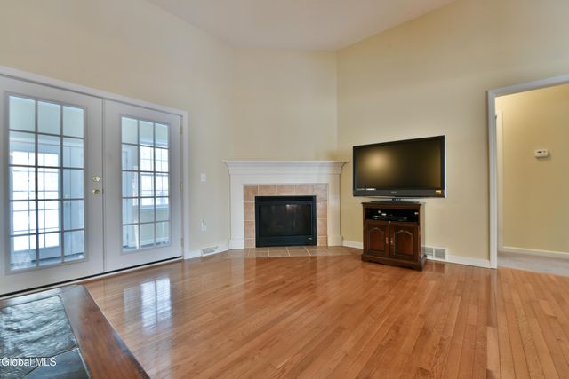 13 Rosemary Drive, North Greenbush, NY 12180