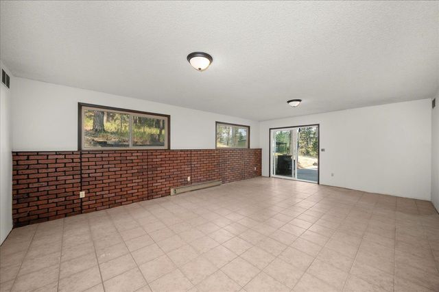 2505 N Christensen Rd, Medical Lake, WA 99022