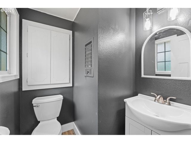 6115 Ne 54TH St, Vancouver, WA 98661