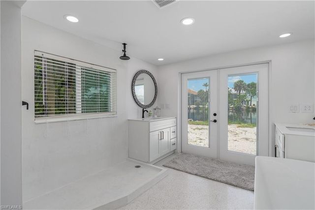 450 Birdsong PL, Sanibel, FL 33957