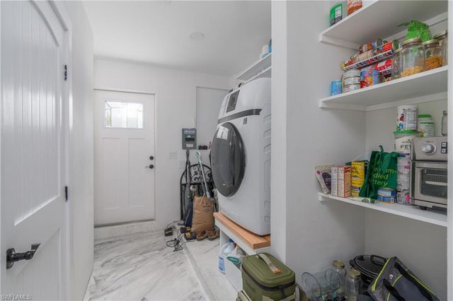 450 Birdsong PL, Sanibel, FL 33957