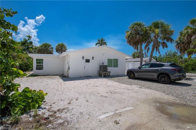 450 Birdsong PL, Sanibel, FL 33957