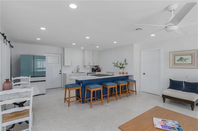 450 Birdsong PL, Sanibel, FL 33957