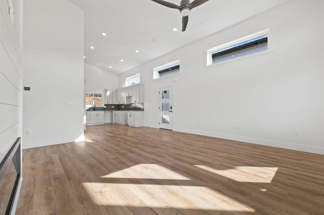 20 Teak Drive 15, Reeds Spring, MO 65737