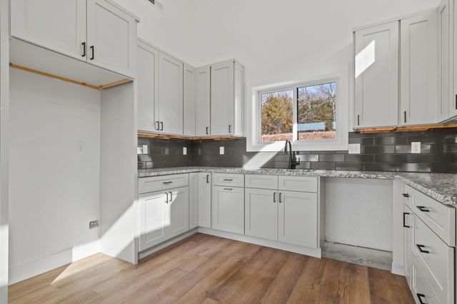 20 Teak Drive 15, Reeds Spring, MO 65737