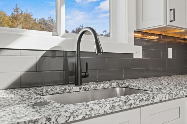 20 Teak Drive 15, Reeds Spring, MO 65737