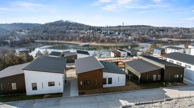 20 Teak Drive 15, Reeds Spring, MO 65737