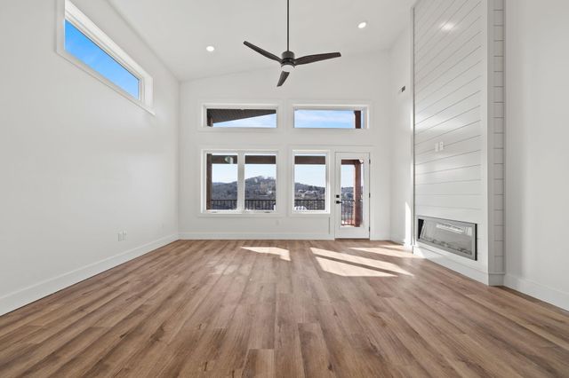 20 Teak Drive 15, Reeds Spring, MO 65737