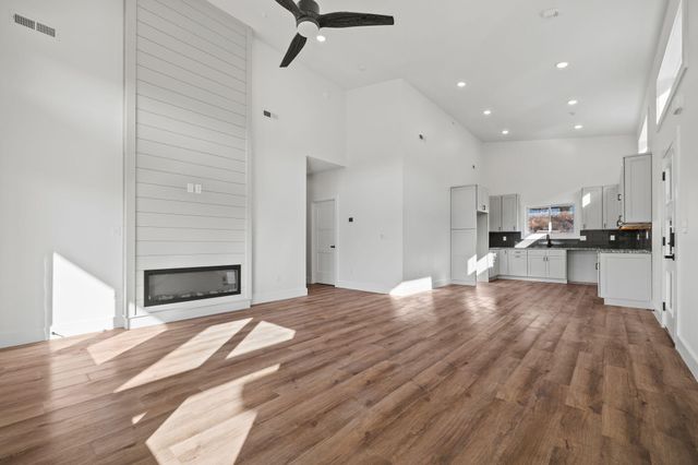 20 Teak Drive 15, Reeds Spring, MO 65737