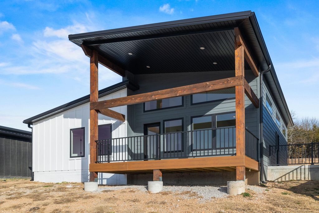 20 Teak Drive 15, Reeds Spring, MO 65737