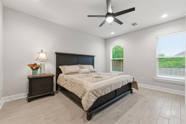 17148 Lafayette Drive, Robertsdale, AL 36567