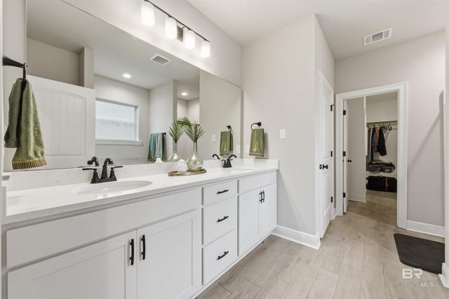 17148 Lafayette Drive, Robertsdale, AL 36567