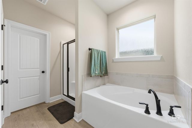 17148 Lafayette Drive, Robertsdale, AL 36567