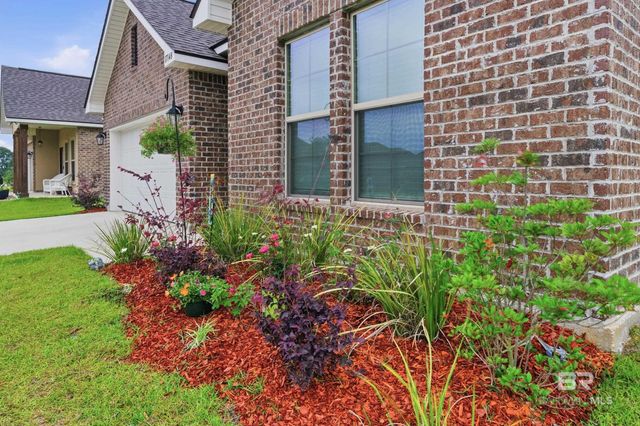 17148 Lafayette Drive, Robertsdale, AL 36567