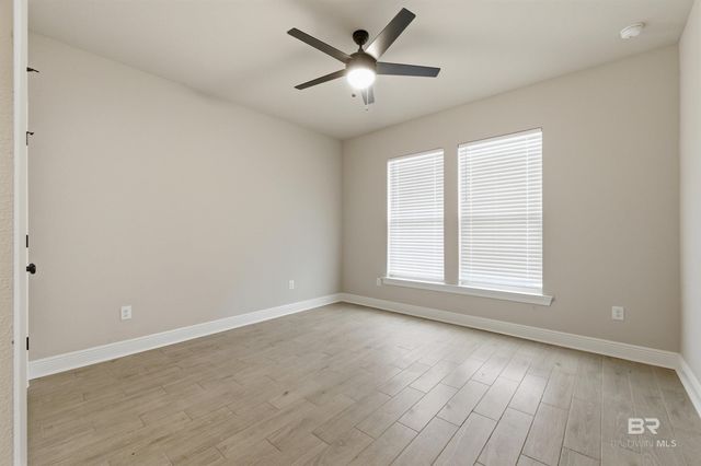 17148 Lafayette Drive, Robertsdale, AL 36567