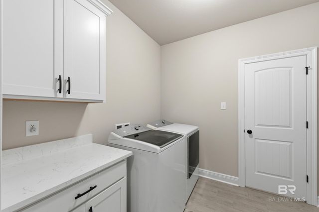 17148 Lafayette Drive, Robertsdale, AL 36567