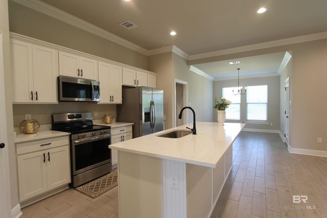 17148 Lafayette Drive, Robertsdale, AL 36567