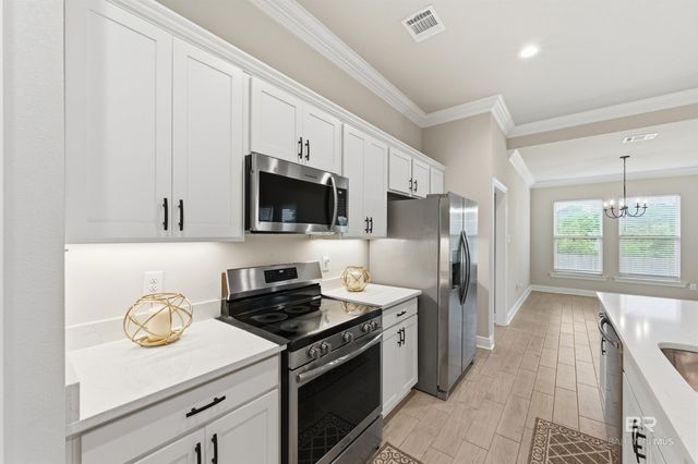 17148 Lafayette Drive, Robertsdale, AL 36567