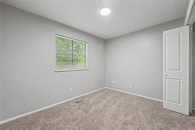 2765 - 1,2,3,4 N Valencia Avenue, Fayetteville, AR 72703