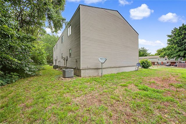 2765 - 1,2,3,4 N Valencia Avenue, Fayetteville, AR 72703