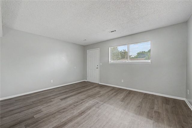 2765 - 1,2,3,4 N Valencia Avenue, Fayetteville, AR 72703
