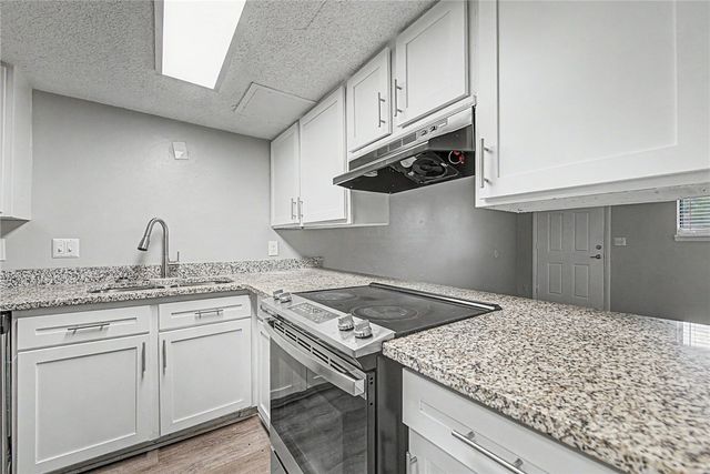 2765 - 1,2,3,4 N Valencia Avenue, Fayetteville, AR 72703