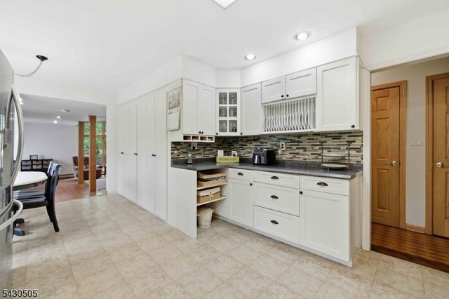 114 Upper Sunset Dr, Washington Twp., NJ 07853