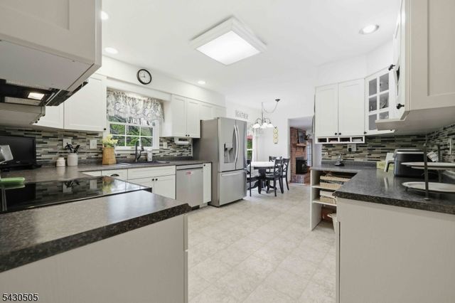 114 Upper Sunset Dr, Washington Twp., NJ 07853