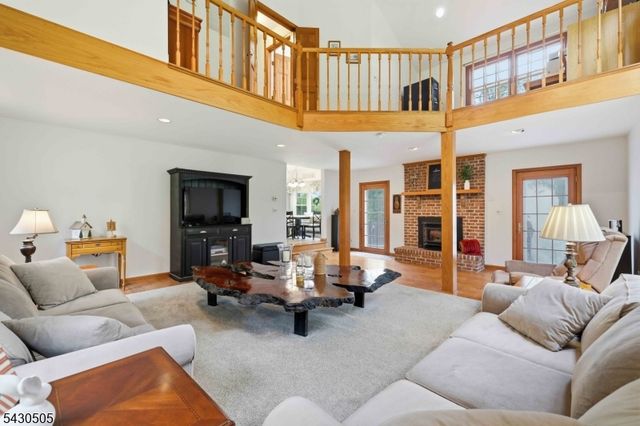 114 Upper Sunset Dr, Washington Twp., NJ 07853