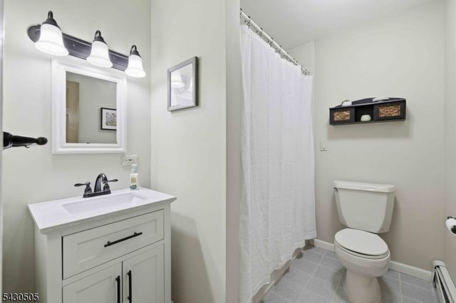 114 Upper Sunset Dr, Washington Twp., NJ 07853