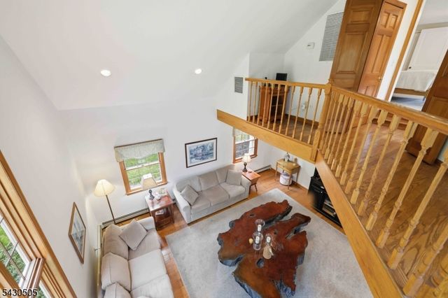 114 Upper Sunset Dr, Washington Twp., NJ 07853
