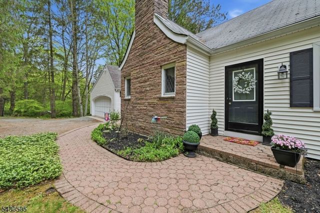 114 Upper Sunset Dr, Washington Twp., NJ 07853
