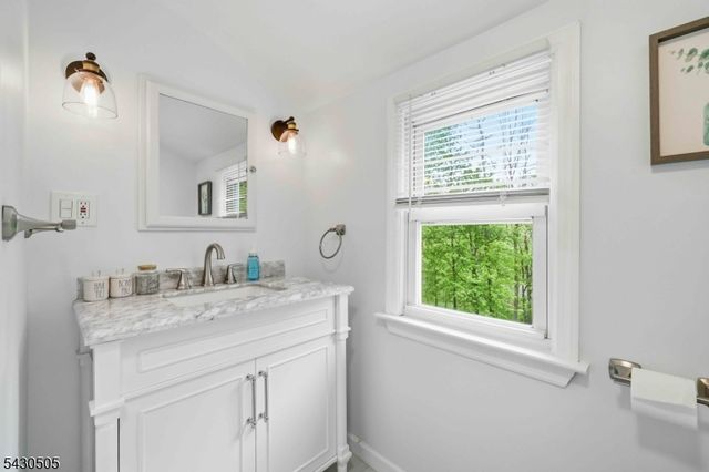 114 Upper Sunset Dr, Washington Twp., NJ 07853