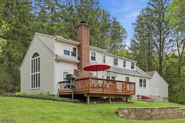 114 Upper Sunset Dr, Washington Twp., NJ 07853