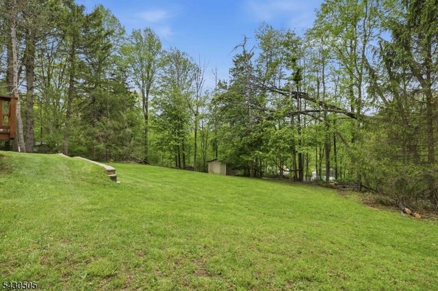 114 Upper Sunset Dr, Washington Twp., NJ 07853