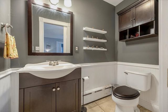 294 Wentworth Ave, Lowell, MA 01852