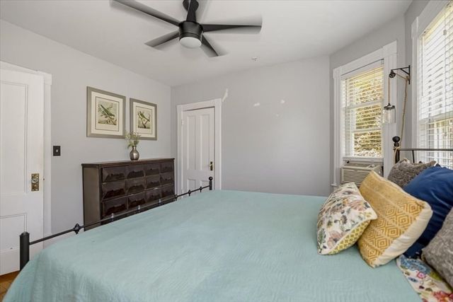 294 Wentworth Ave, Lowell, MA 01852