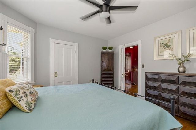 294 Wentworth Ave, Lowell, MA 01852