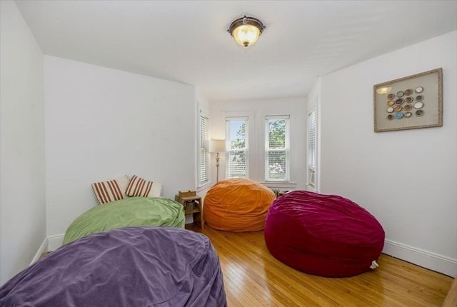 294 Wentworth Ave, Lowell, MA 01852