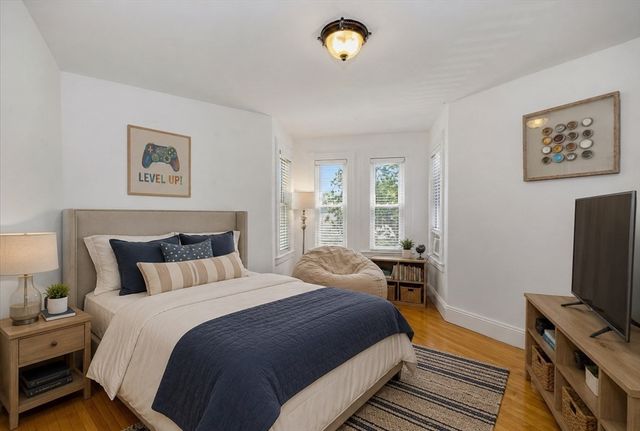 294 Wentworth Ave, Lowell, MA 01852