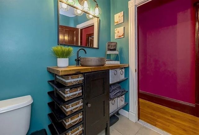 294 Wentworth Ave, Lowell, MA 01852