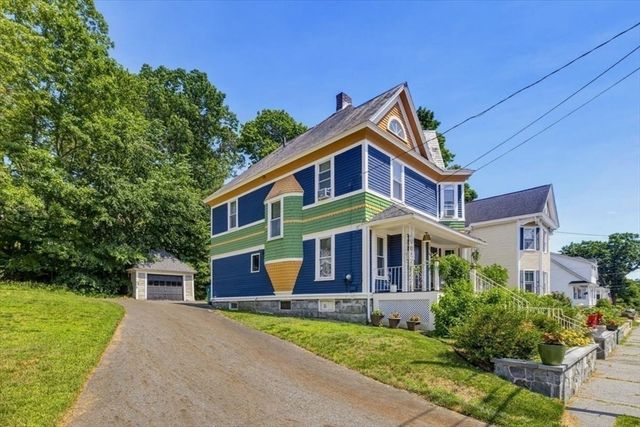 294 Wentworth Ave, Lowell, MA 01852