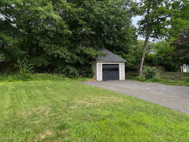 294 Wentworth Ave, Lowell, MA 01852