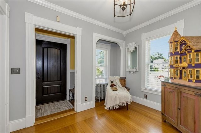 294 Wentworth Ave, Lowell, MA 01852