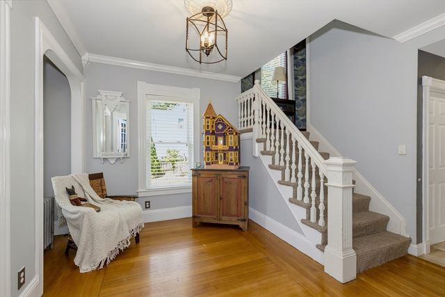294 Wentworth Ave, Lowell, MA 01852